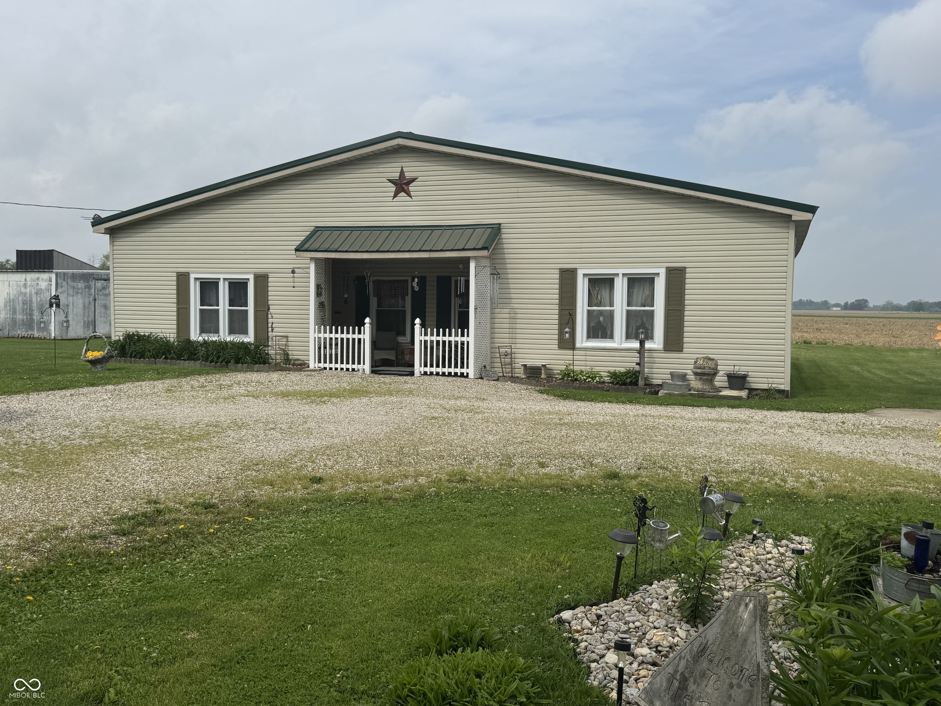 1123 S County Road 855 W
