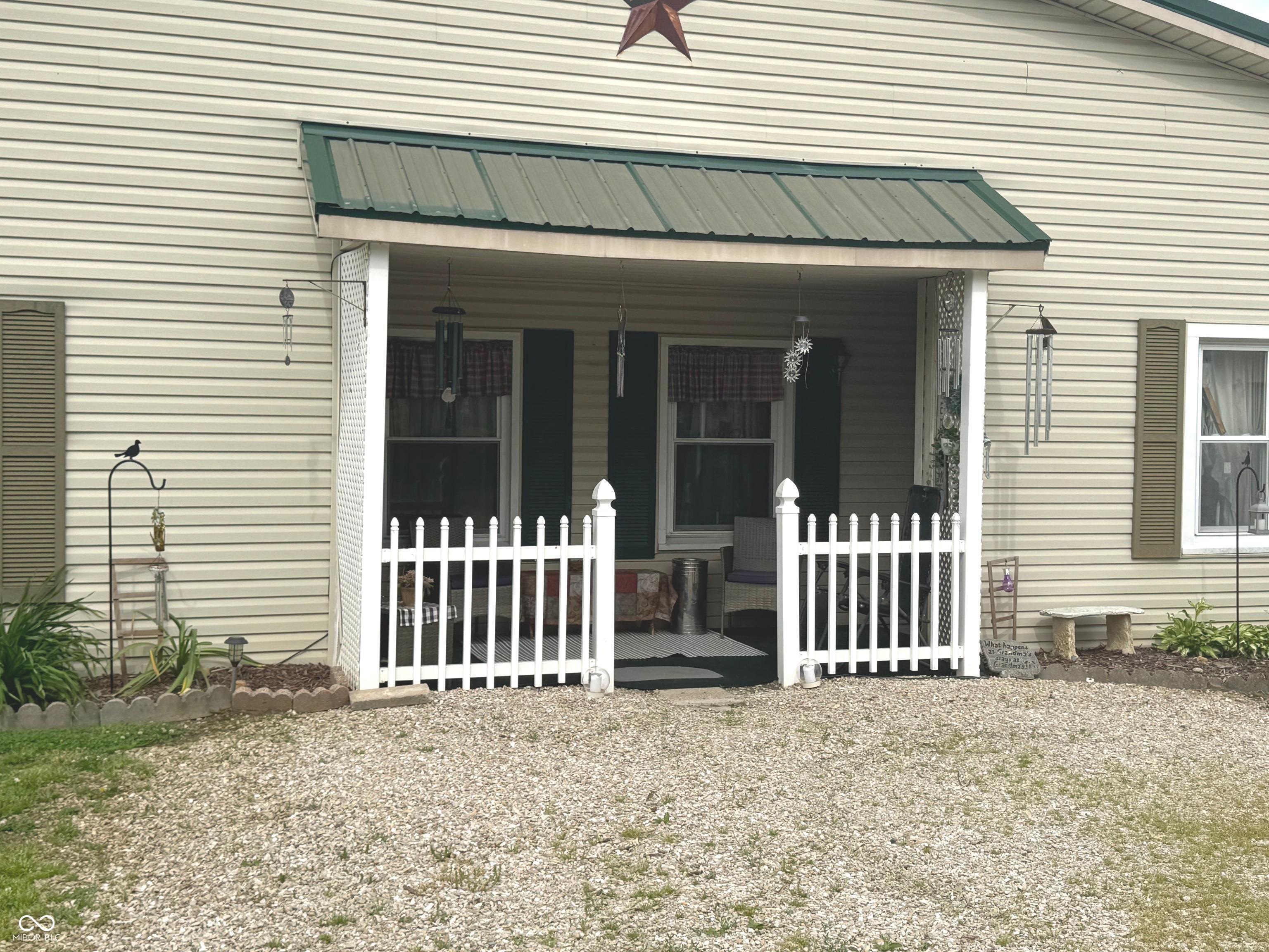 1123 S County Road 855 W