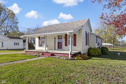 Photo of 1620 Jonesville Road, Columbus, IN 47201 (MLS # 22122099)