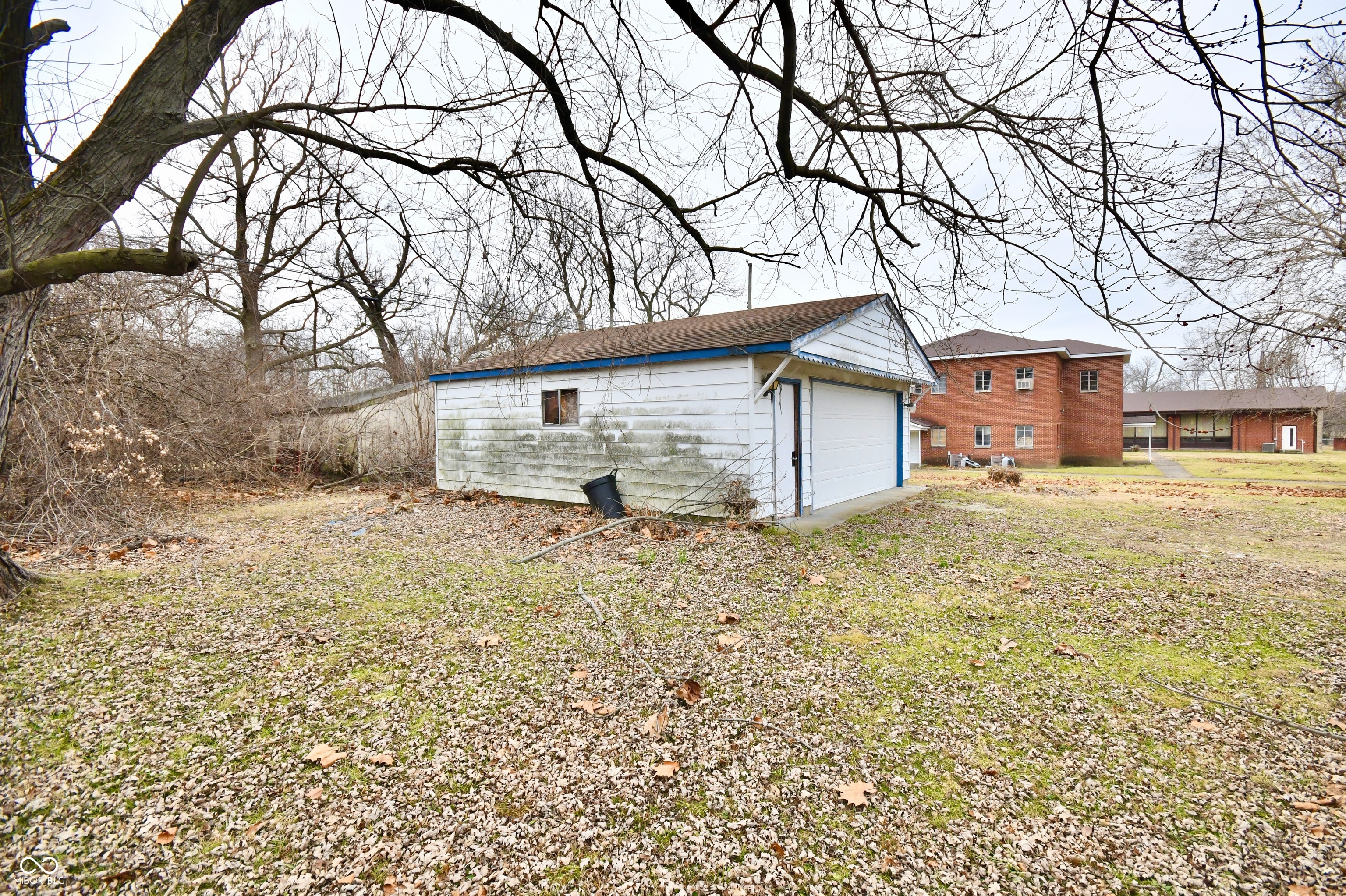 2315 N Kitley Avenue