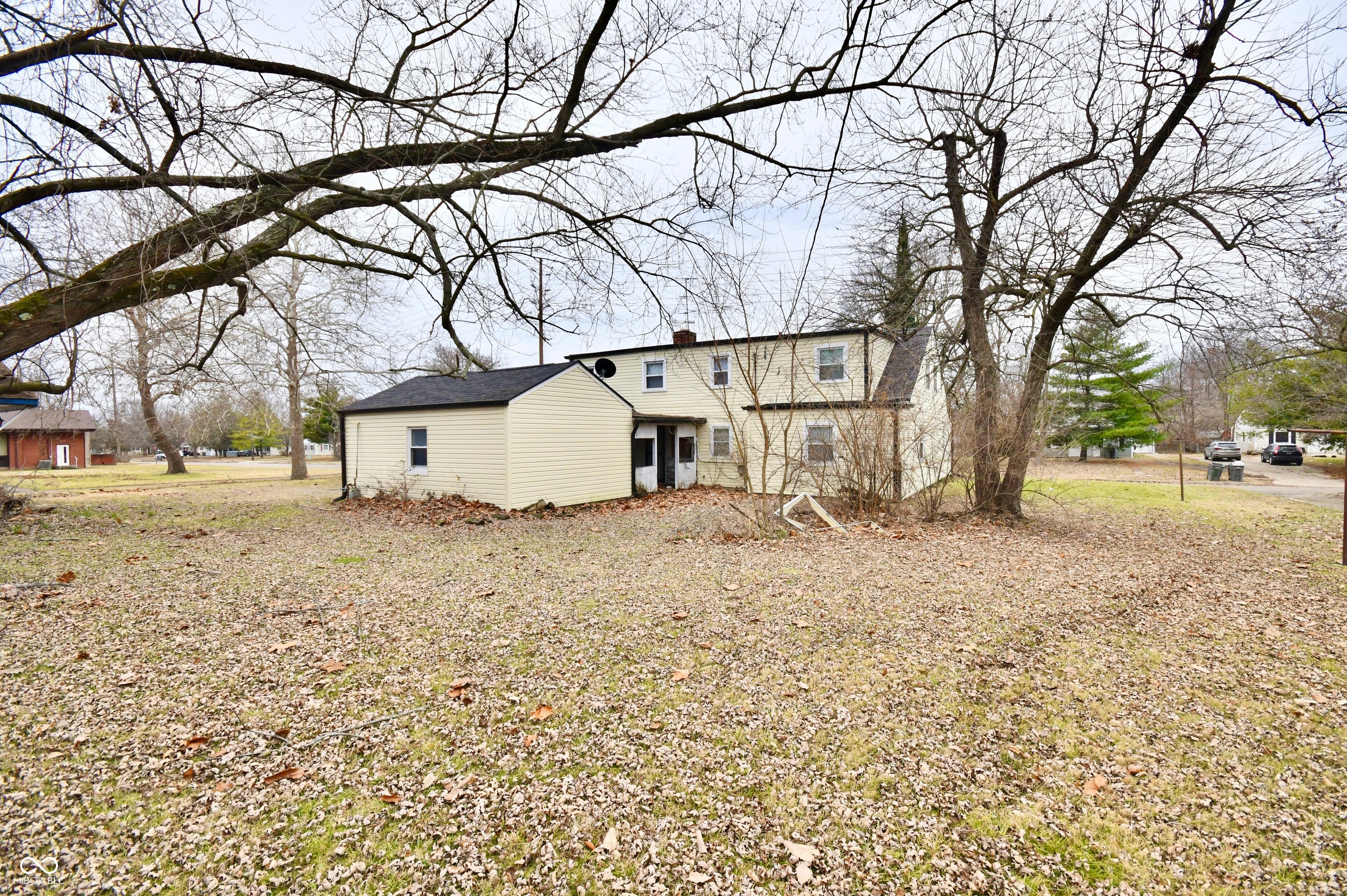 2315 N Kitley Avenue