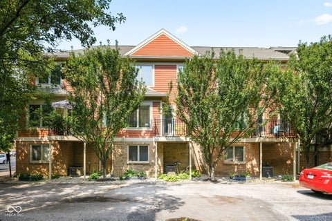 Photo of 523 Allard Place, Indianapolis, IN 46202 (MLS # 22117346)