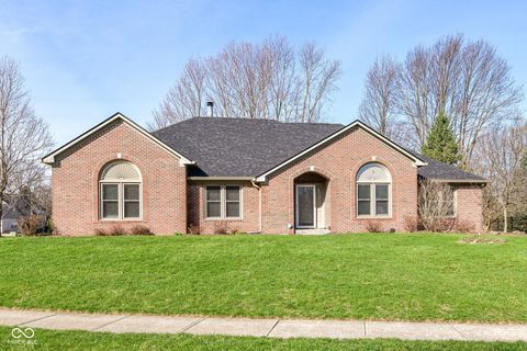 Photo of 7830 Indian Pointe Drive, Indianapolis, IN 46236 (MLS # 22089157)