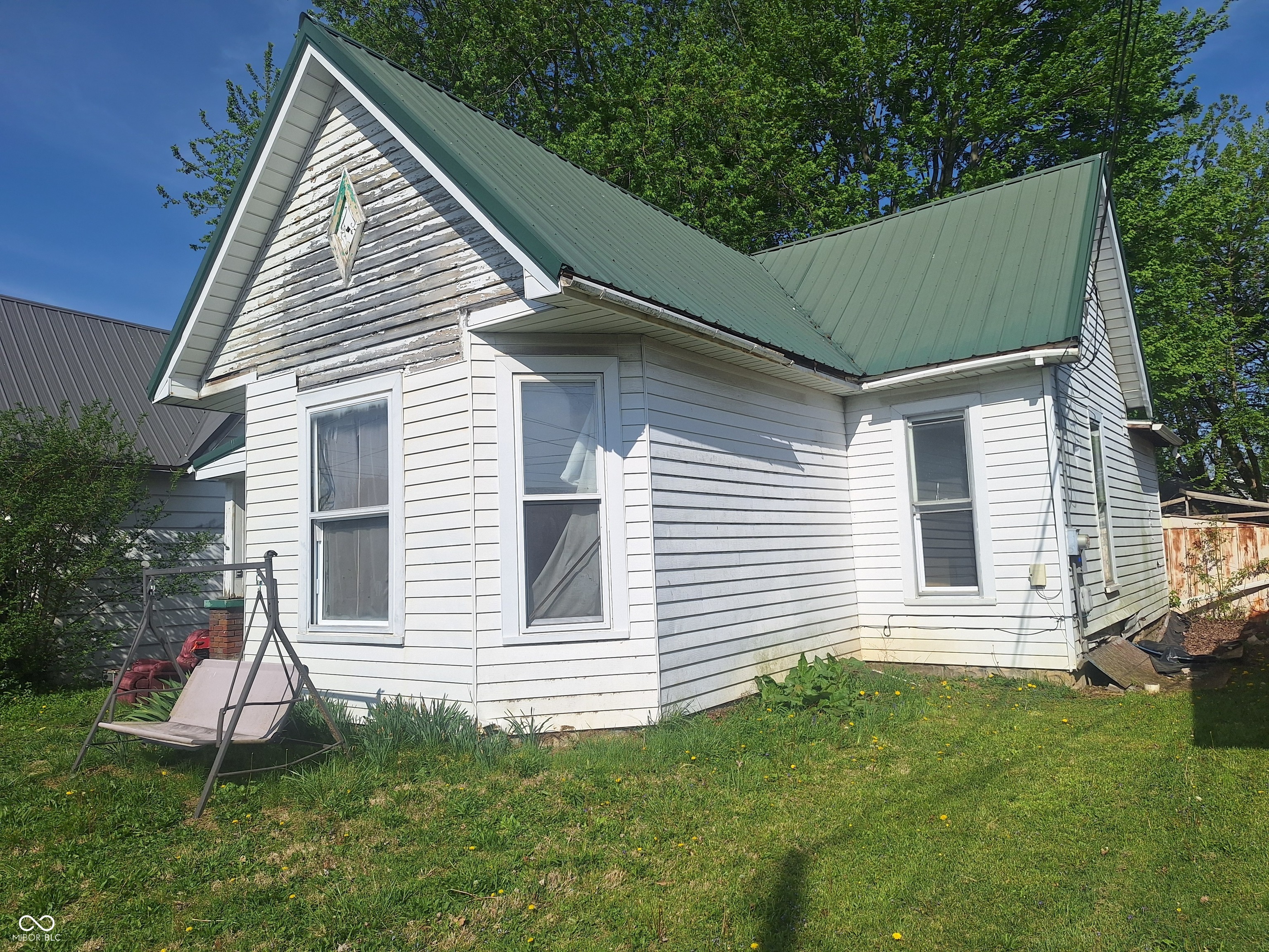 50 W Poplar Street
