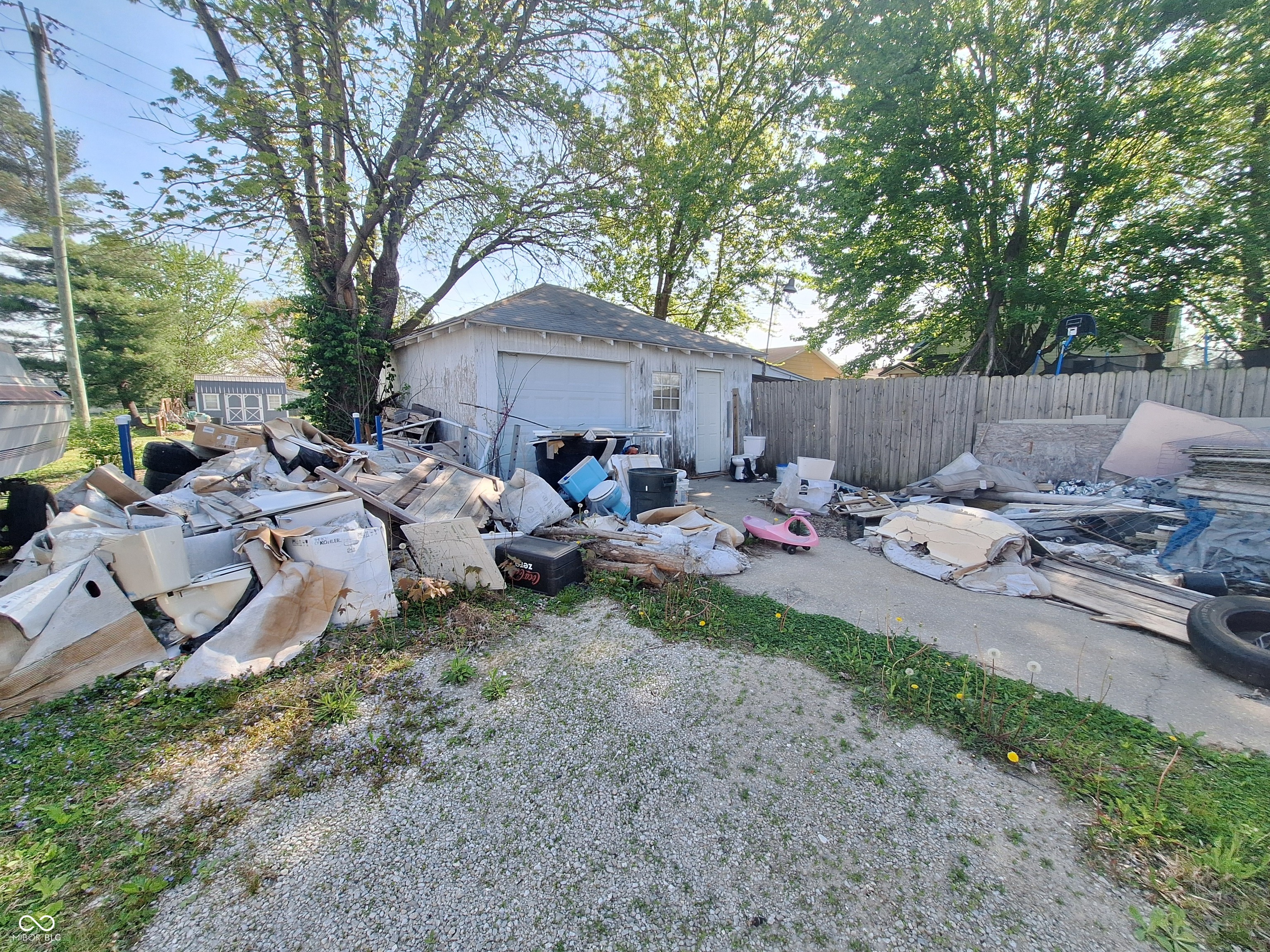 50 W Poplar Street