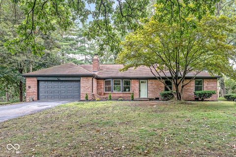 Photo of 9224 Crestview Drive, Indianapolis, IN 46240 (MLS # 22126370)