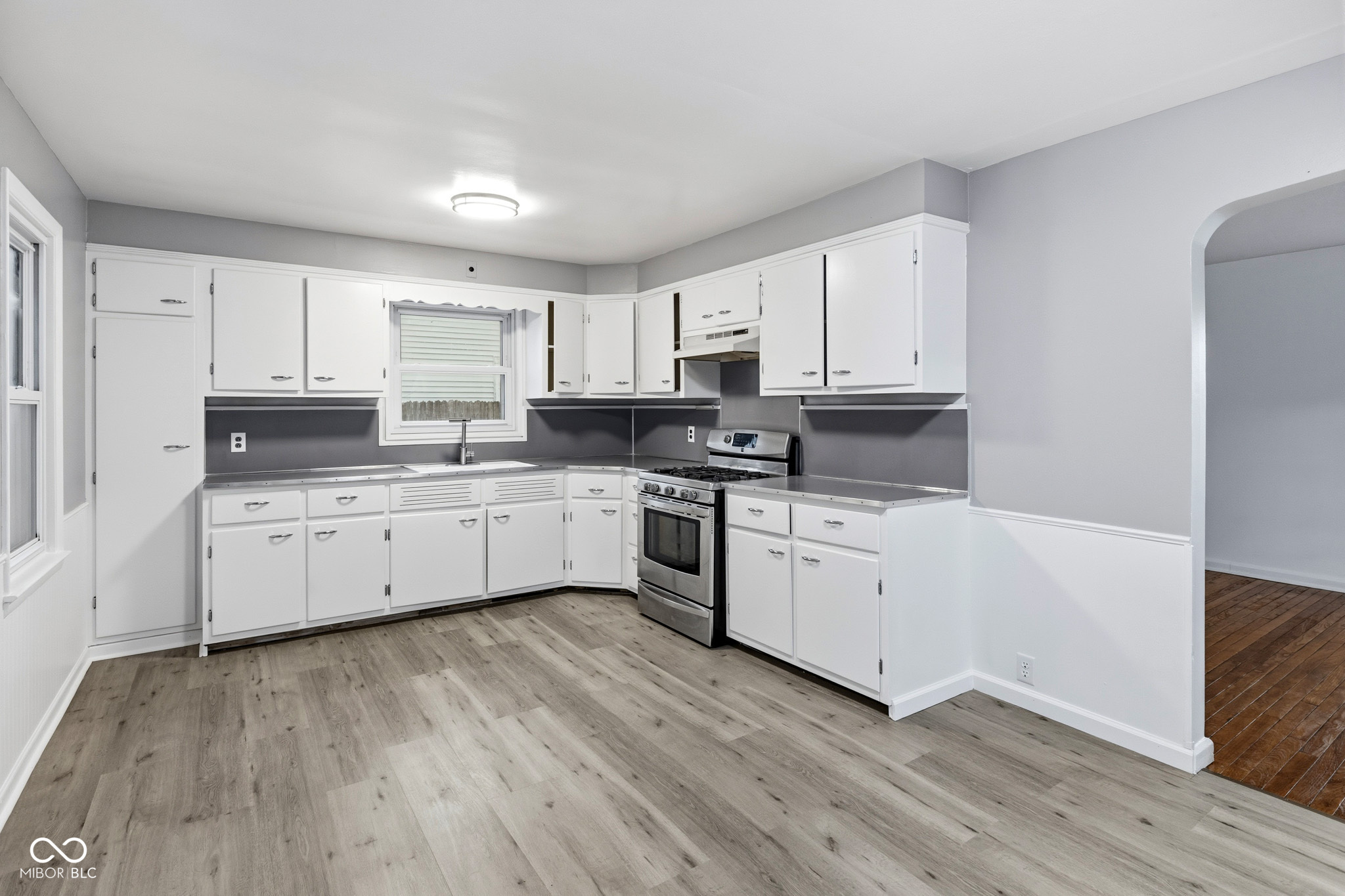 483 S Somerset Avenue