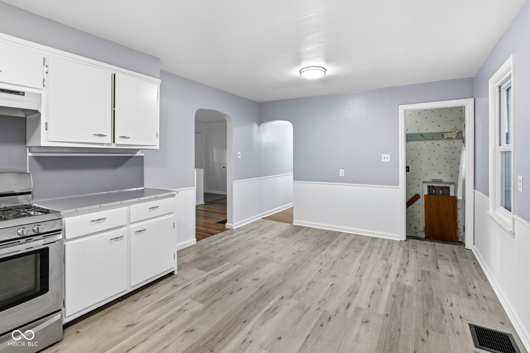 483 S Somerset Avenue