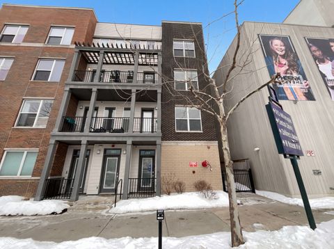 Photo of 727 N Illinois Street #UNIT 208, Indianapolis, IN 46204 (MLS # 22083076)