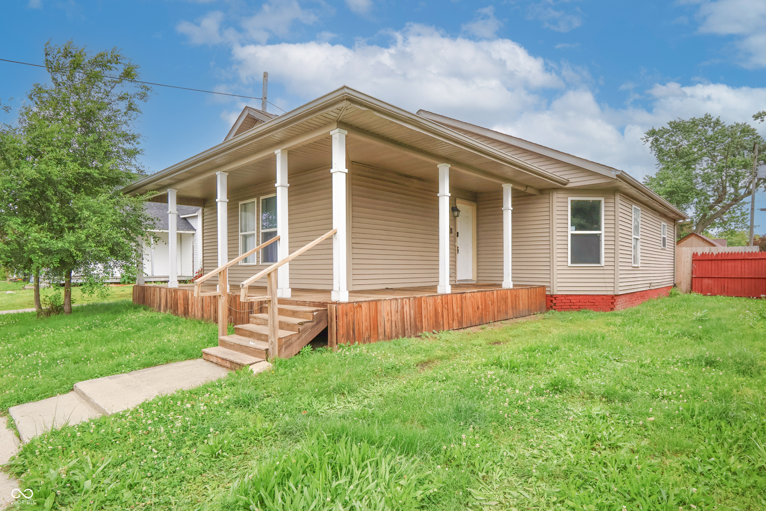 625 Maple Street