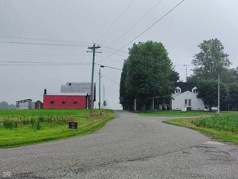 Photo of 8955 N County Road 925 E, Seymour, IN 47274 (MLS # 22045914)