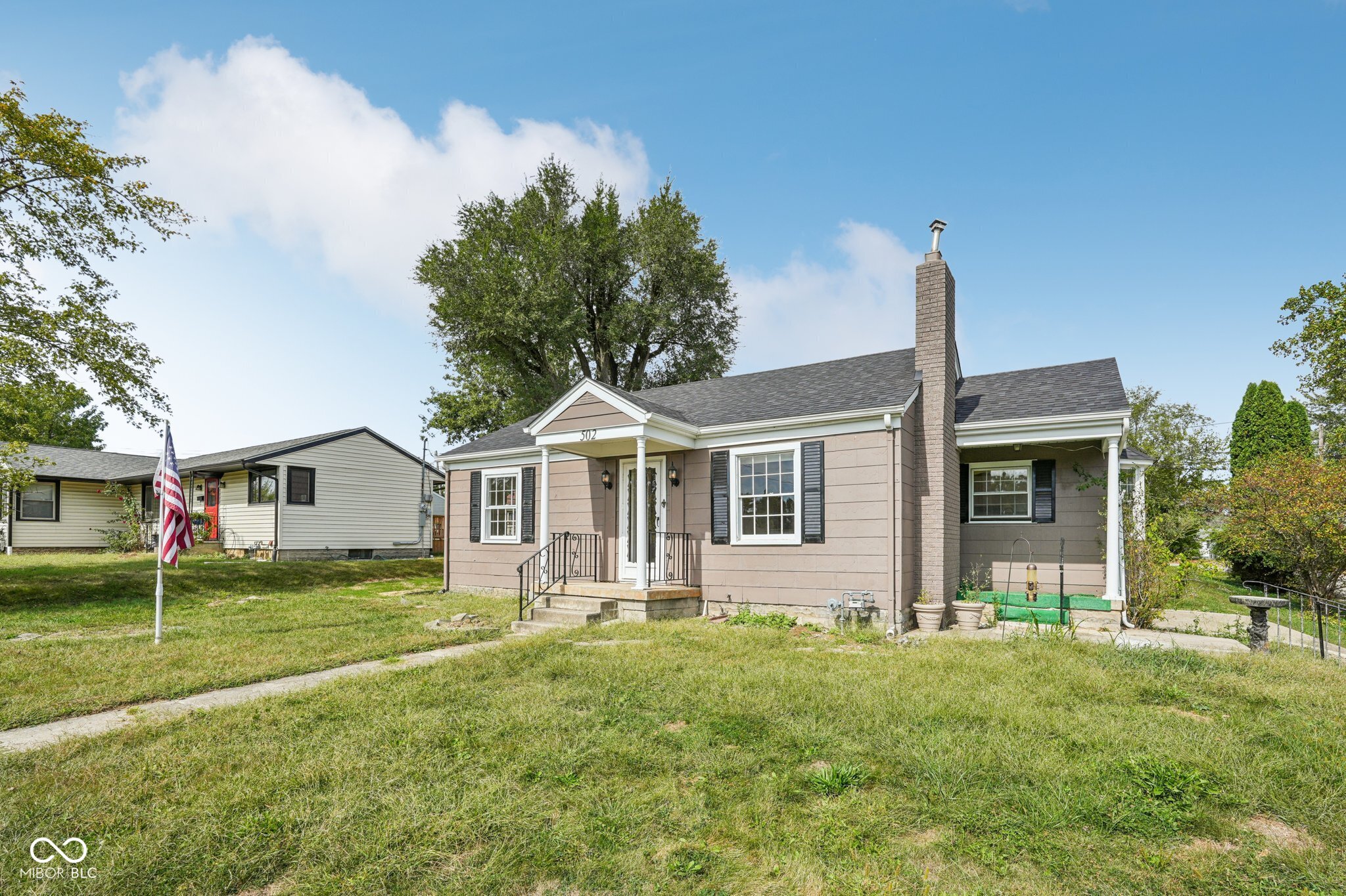 502 W Broadway Street