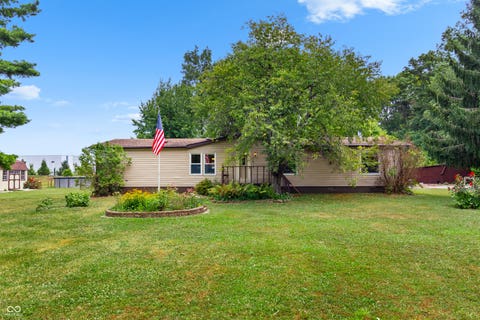 Photo of 9483 S County Road 100 Road E, Clayton, IN 46118 (MLS # 22117182)