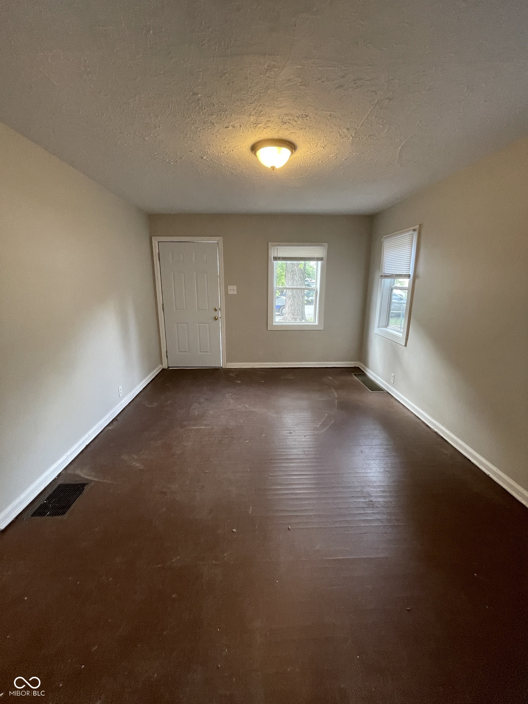 3915 Hillside Avenue