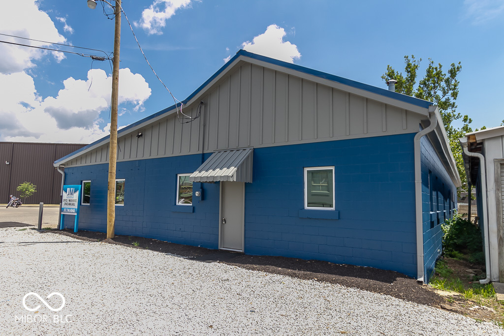Photo 1 of 44 — 925 Virginia Street, Shelbyville, IN 46176