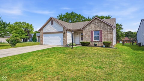 Photo of 1230 Wilkes Drive, Anderson, IN 46013 (MLS # 22117262)