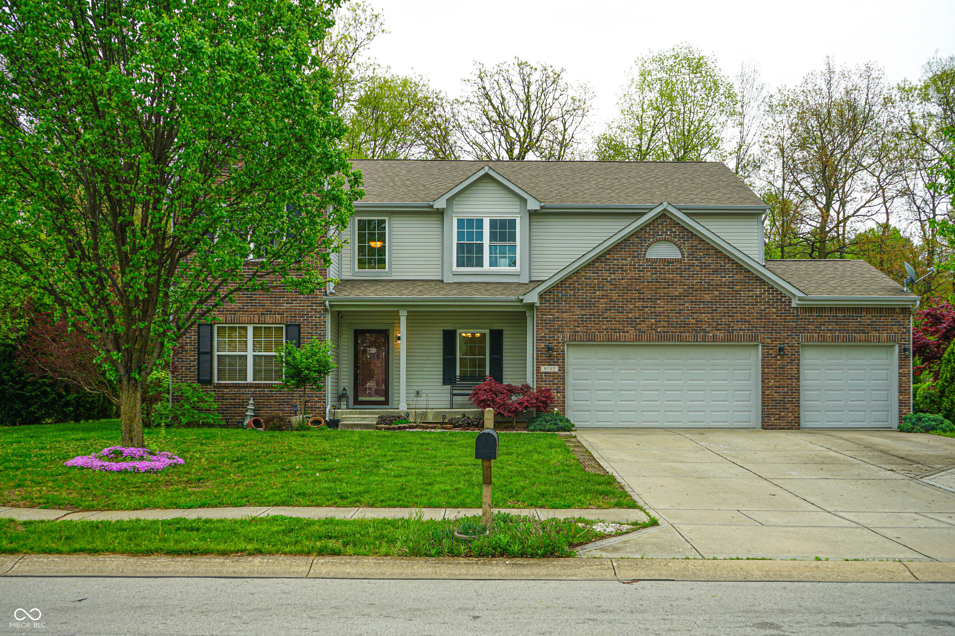 8727 Redditch Drive