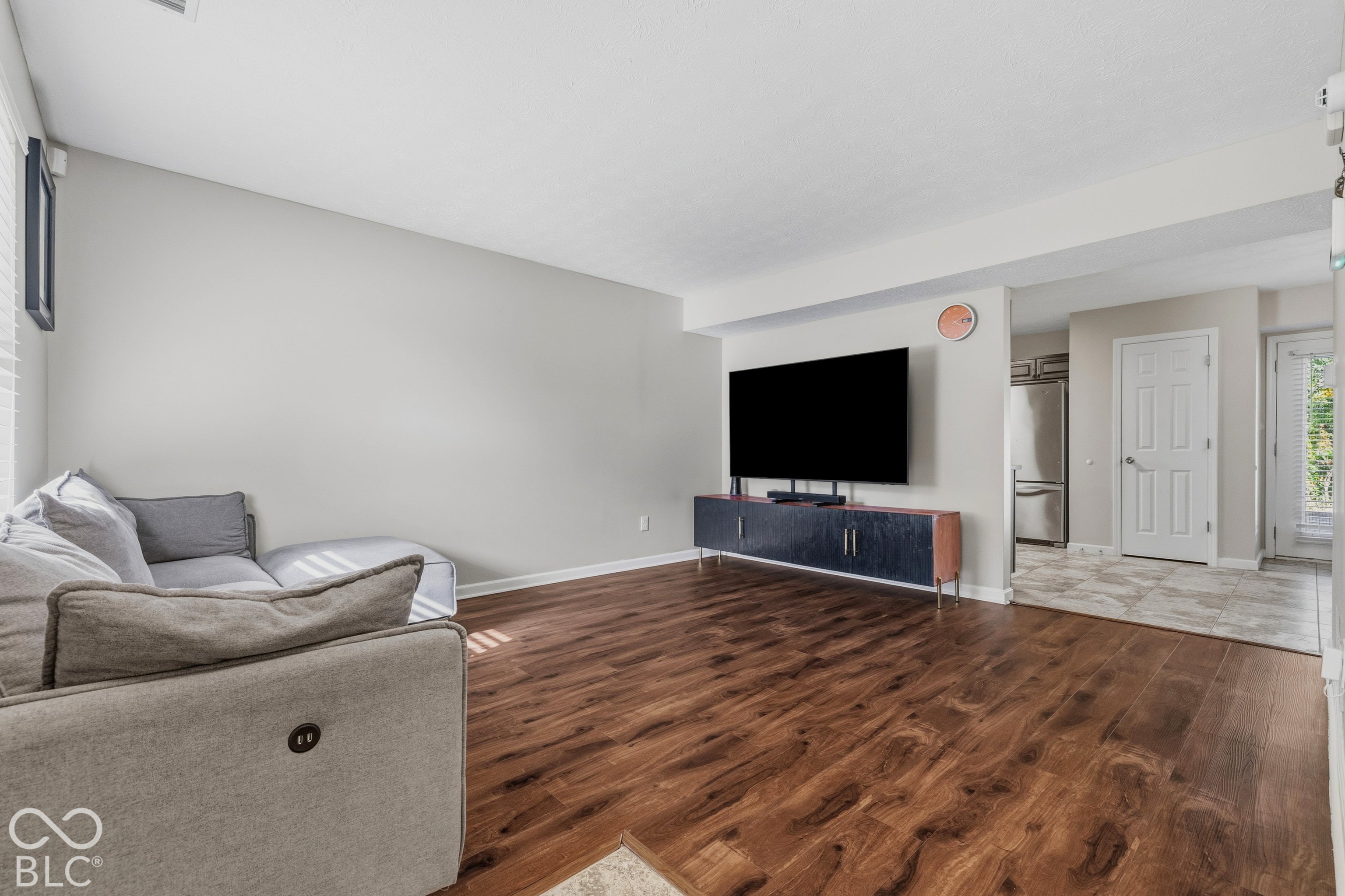 6533 Crandall Circle