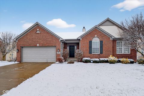 Photo of 12834 Piccadilly Circle, Fishers, IN 46037 (MLS # 22077094)