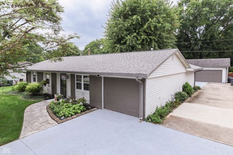 Photo of 68 Kensington Park Road, Greenwood, IN 46142 (MLS # 22121420)