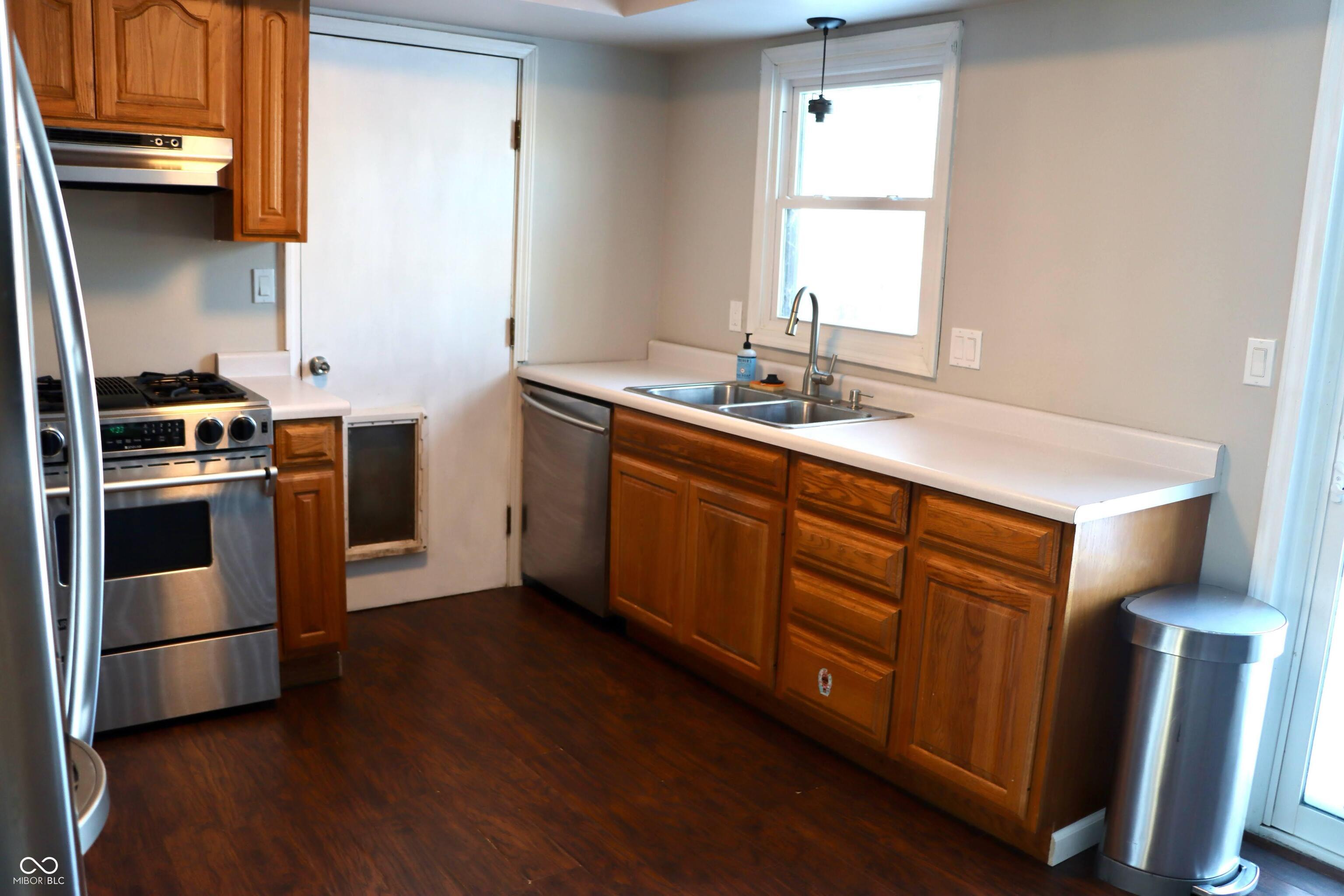 4856 Catalina Drive S