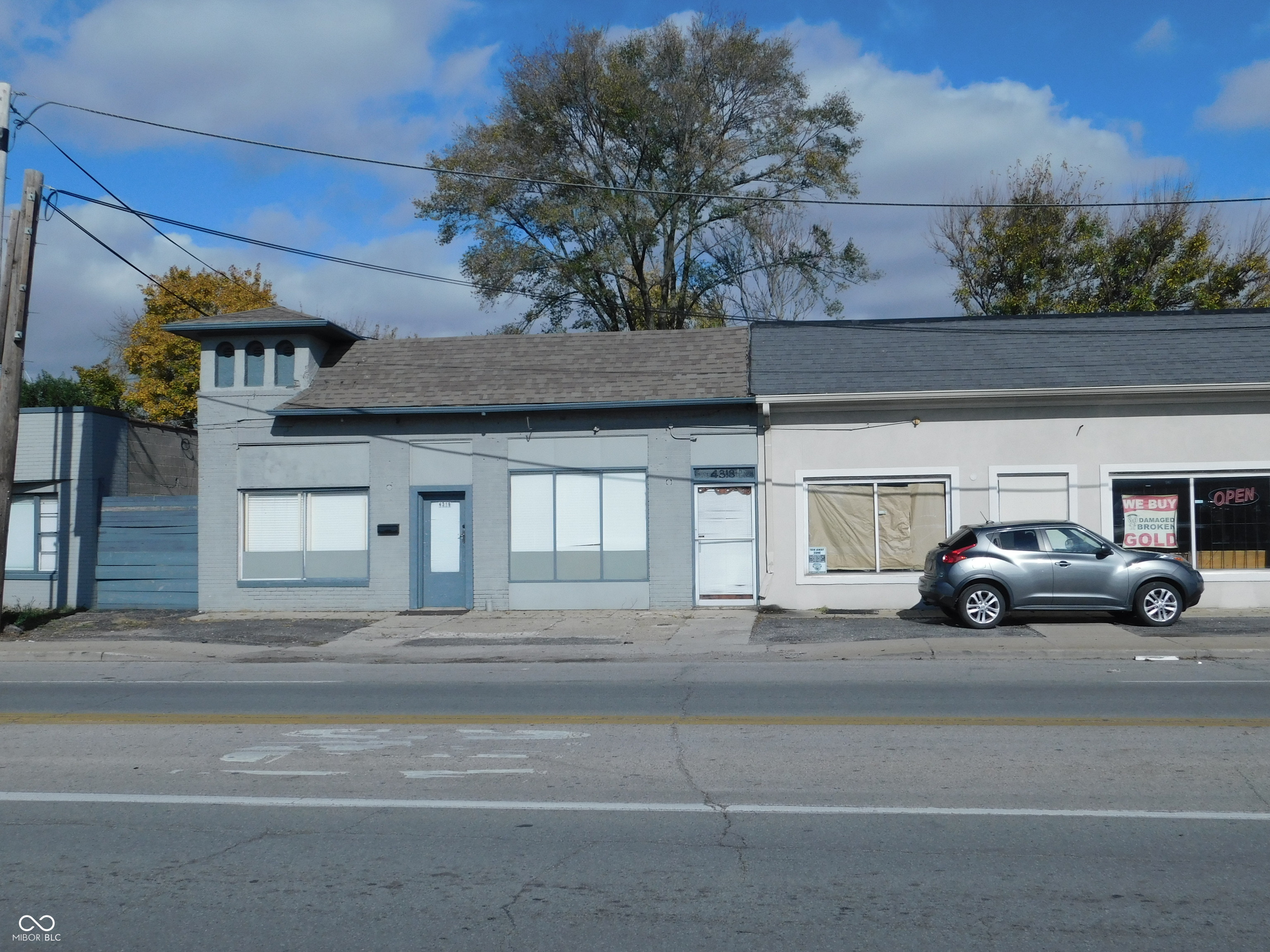 4330 E 10th Street