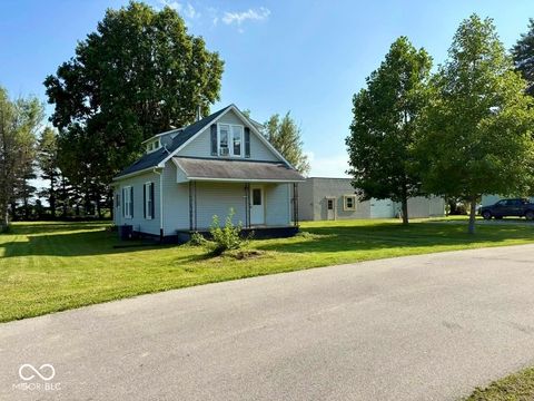 Photo of 125 E Lincoln Street, Kingman, IN 47952 (MLS # 22114024)