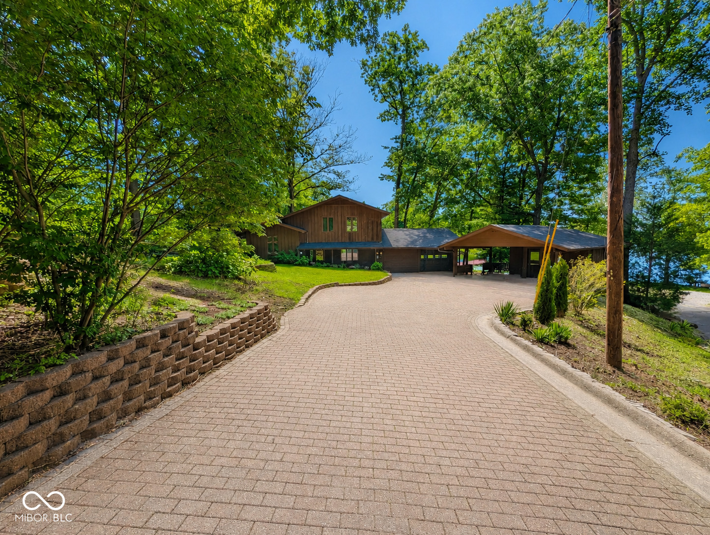 1859 White Oak Lane E