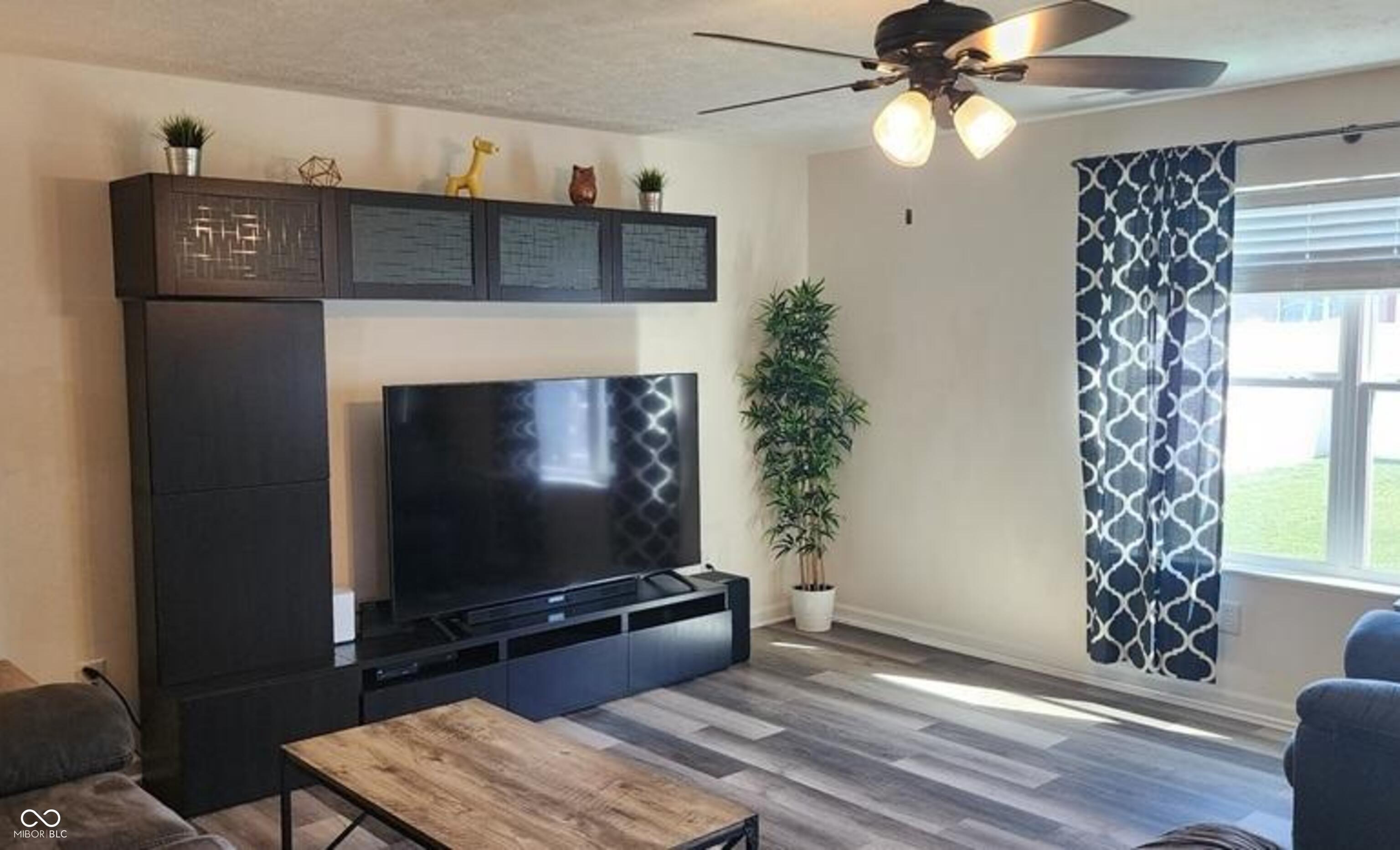 2108 Willow Oak Court