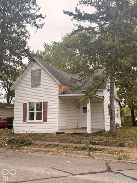 Photo of 1424 W 15th Street, Muncie, IN 47302 (MLS # 22129351)