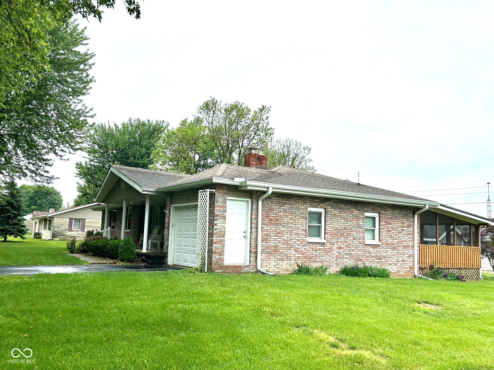 704 E Gatewood Drive
