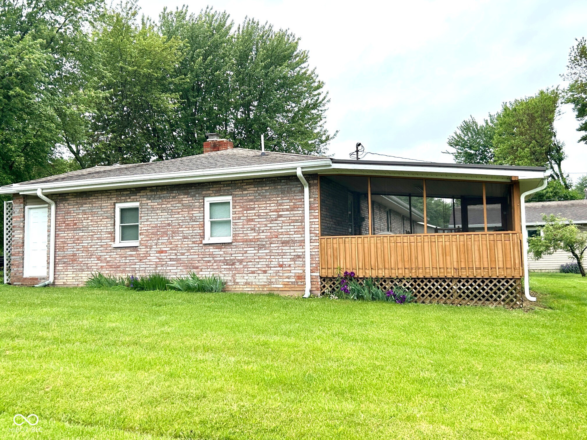 704 E Gatewood Drive