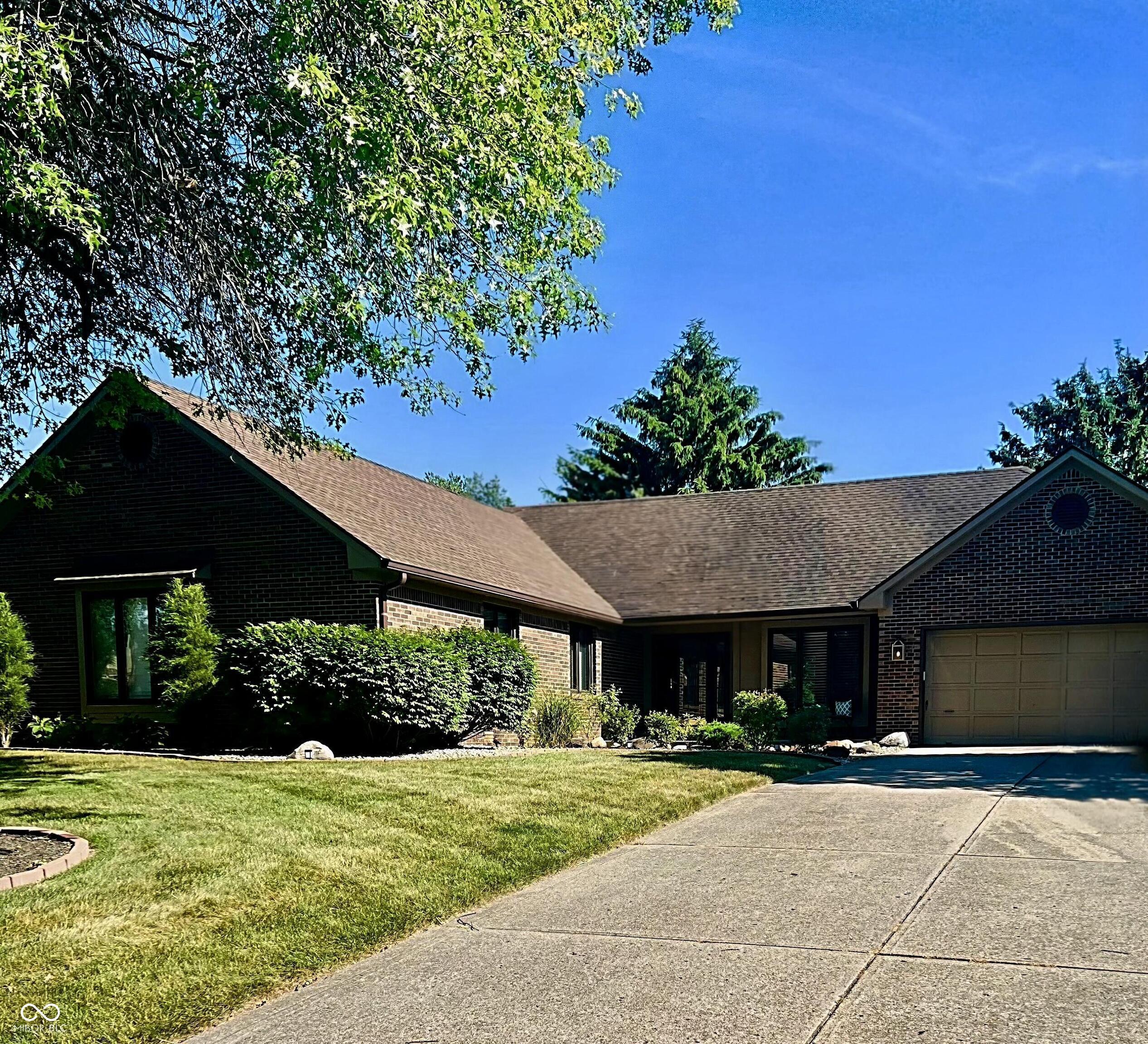 4335 W Hunters Ridge Lane