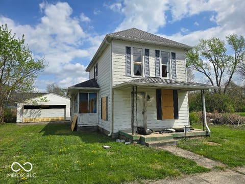 Photo of 1310 Locust Street, Anderson, IN 46016 (MLS # 22095229)