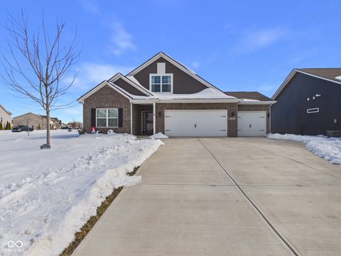 Photo of 2015 Maplewood Lane, Pendleton, IN 46064 (MLS # 22083316)