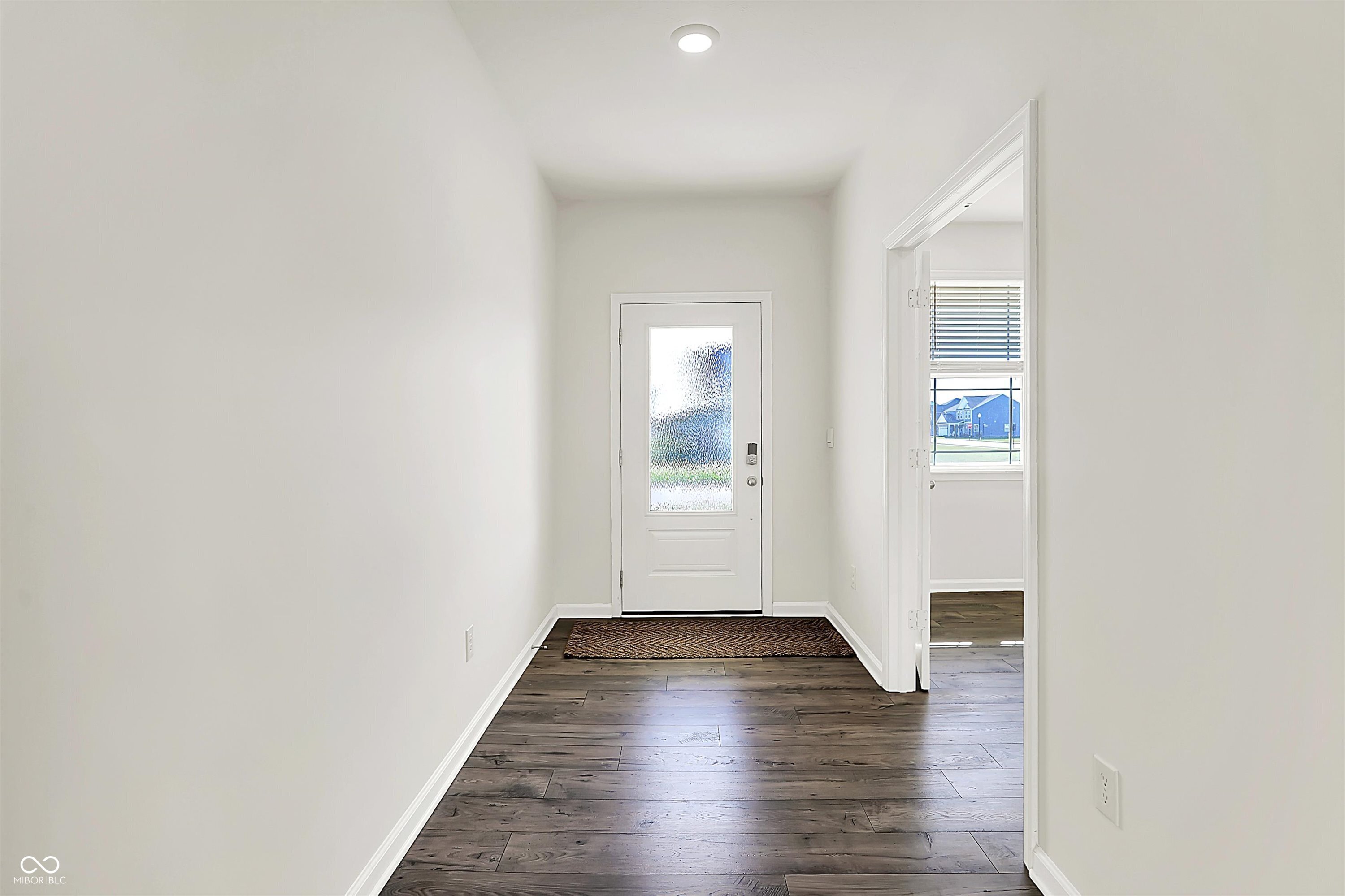 6390 Flag Stop Drive