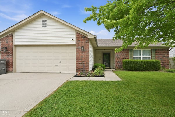 5312 SCATTERWOOD CT, INDIANAPOLIS, IN 46221 - Image 2b2e1b9b5988da4cdc74f1d039cd3e35/404202707