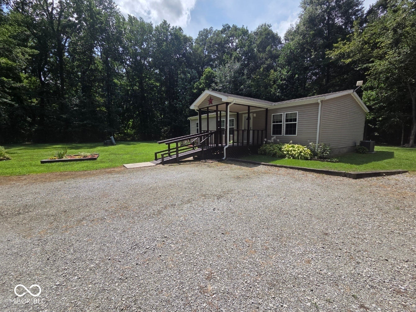 5215 N Private Road 265 W