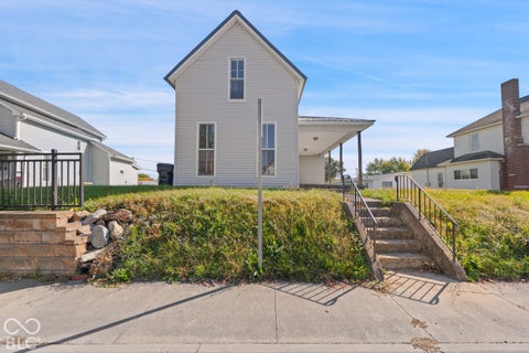 Photo of 127 S Main ST, Summitville, IN 46070 (MLS # 22133394)