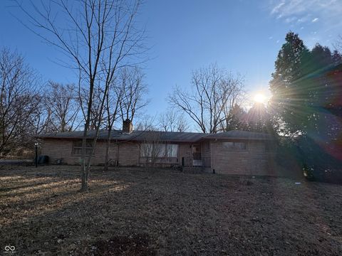 Photo of 4609 Andover Road, Indianapolis, IN 46226 (MLS # 22045303)