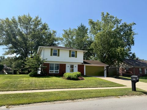 Photo of 8115 E 13th Street, Indianapolis, IN 46219 (MLS # 22083938)