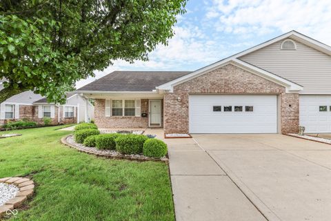 Photo of 7915 Park Ward Place, Indianapolis, IN 46259 (MLS # 22103316)