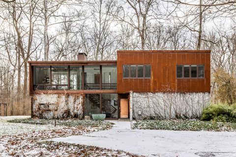 Photo of 5 W 79th Street, Indianapolis, IN 46260 (MLS # 22077551)