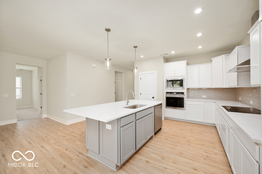 11840 Gray Ghost Way