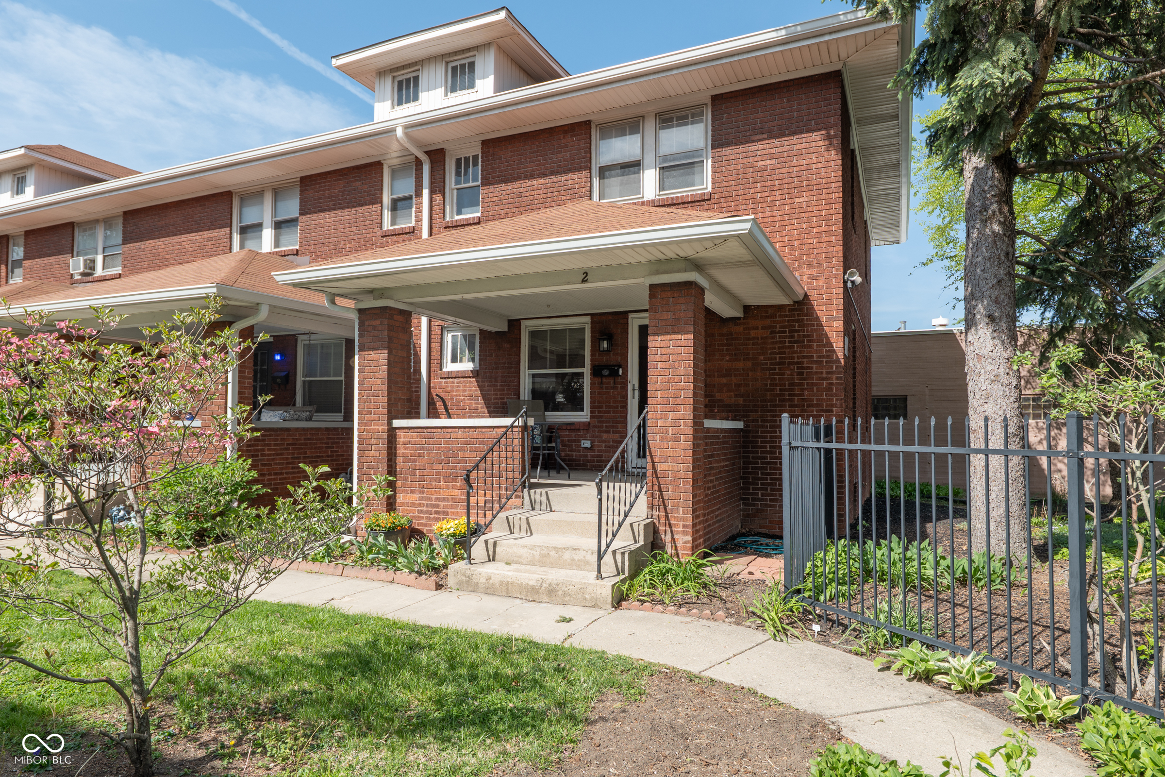 5613 E Washington Street Unit 2