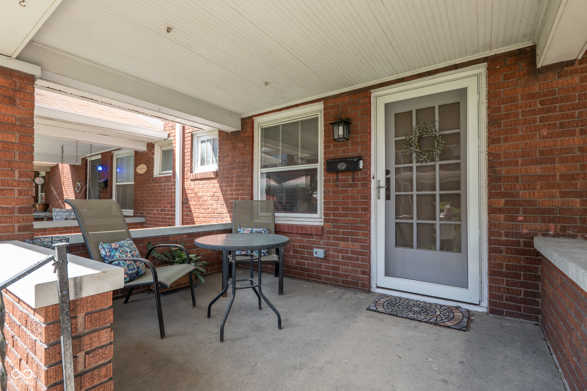 5613 E Washington Street Unit 2