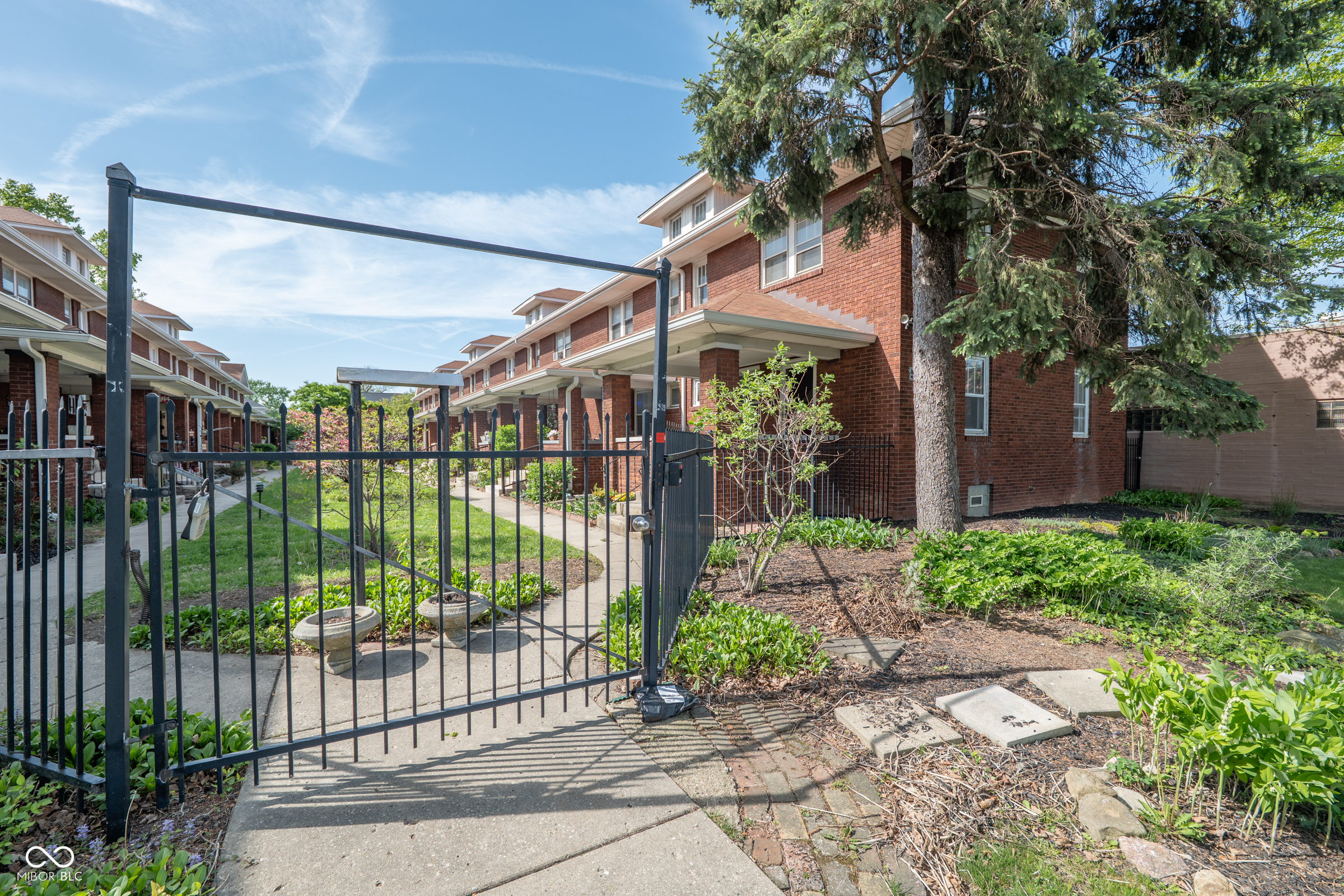 5613 E Washington Street Unit 2