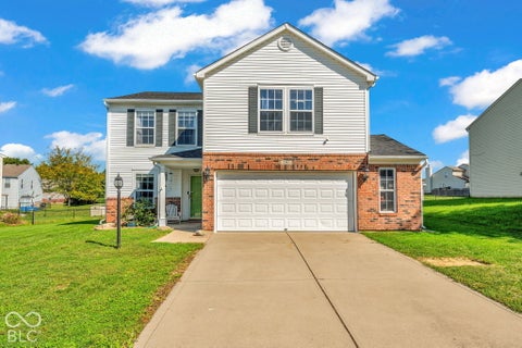 Photo of 1447 Ripplewood Drive, Danville, IN 46122 (MLS # 22130491)