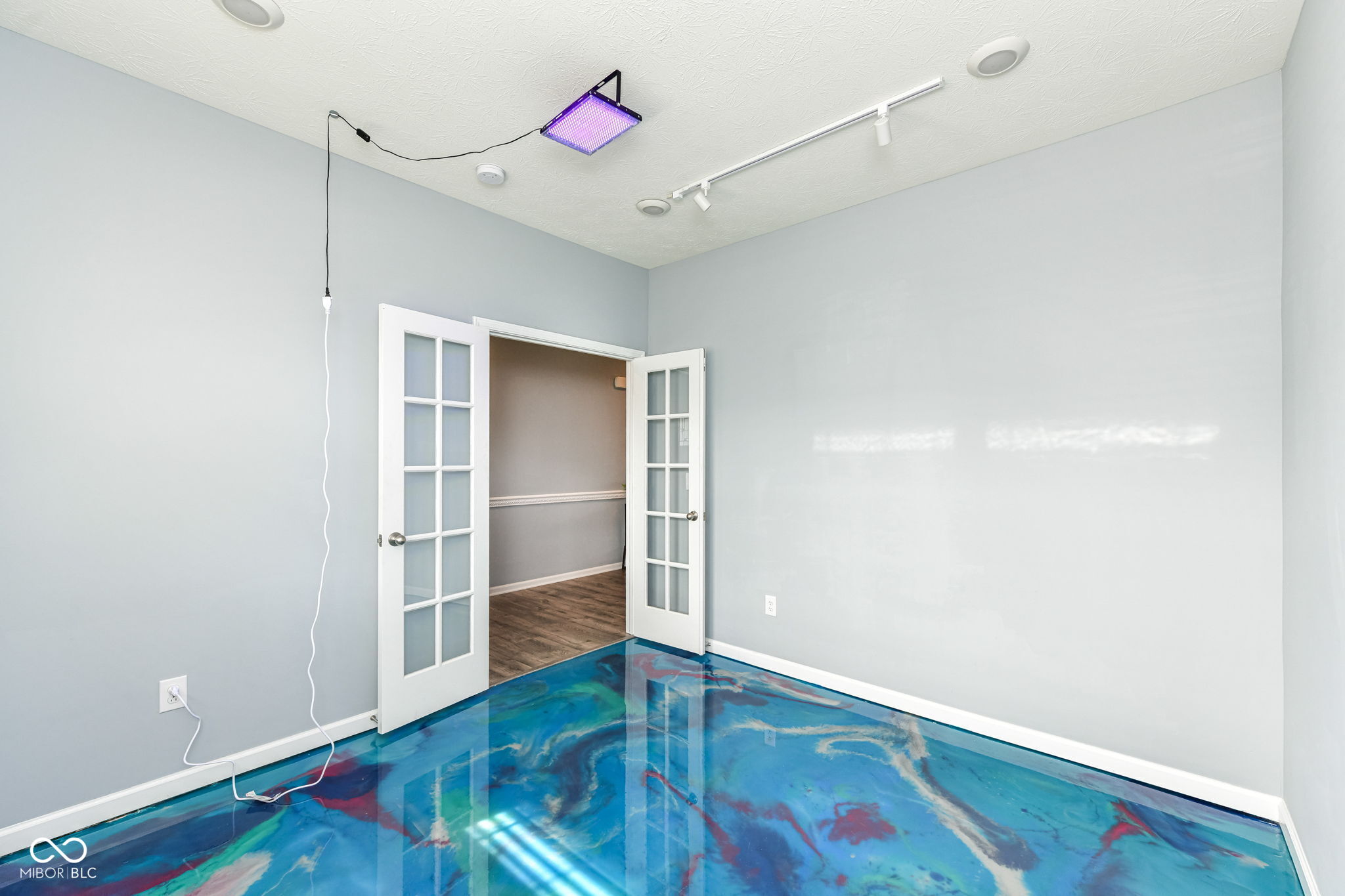 5817 Flat Hill Drive