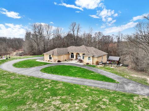 Photo of 1570 S Ballard Lane, Greencastle, IN 46135 (MLS # 22089632)